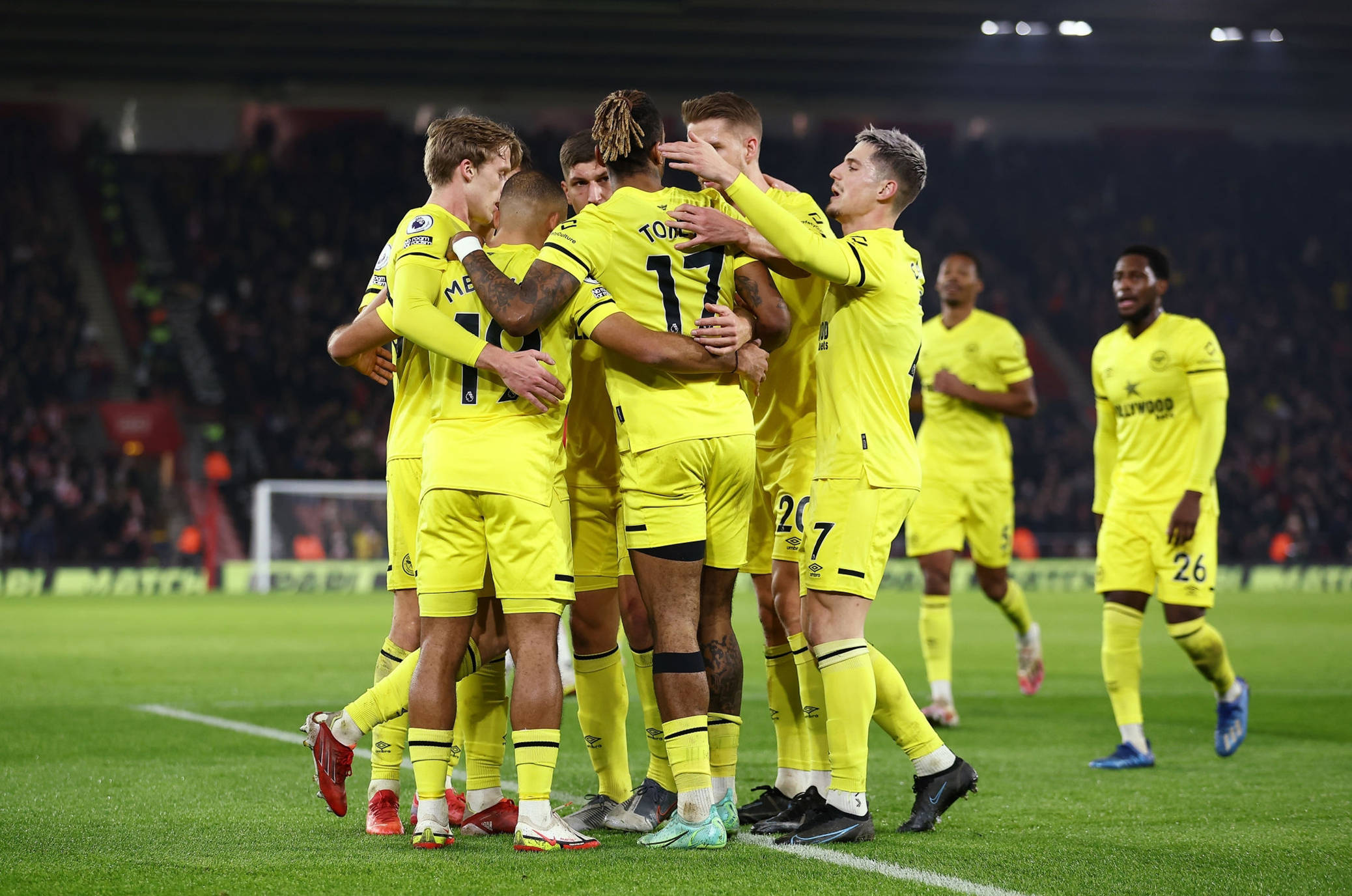 他通过在英 他通过在英