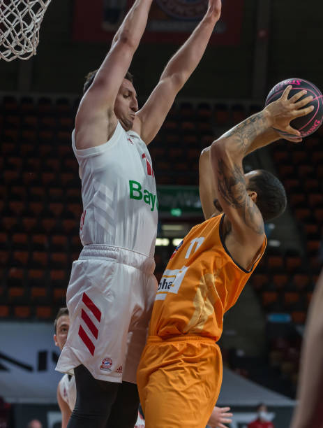 坚持长远发 坚持长远发